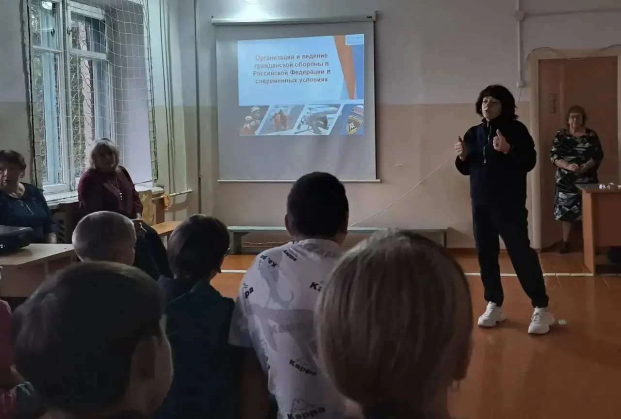 В школе №14 в рамках Месячника Гражданской обороны для всех учащихся были проведены кла...