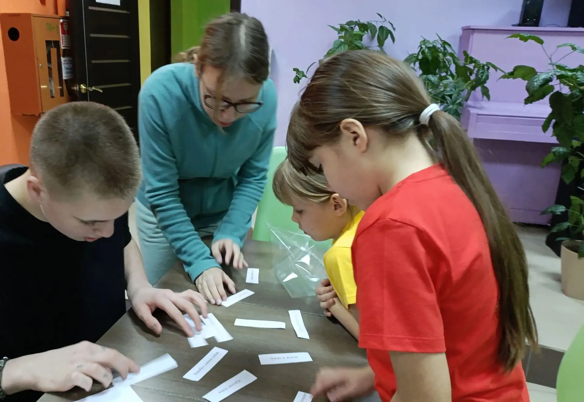 У нас прошла  динамичная и познавательная  квест - игра "Спортивный колейдоскоп", котор...