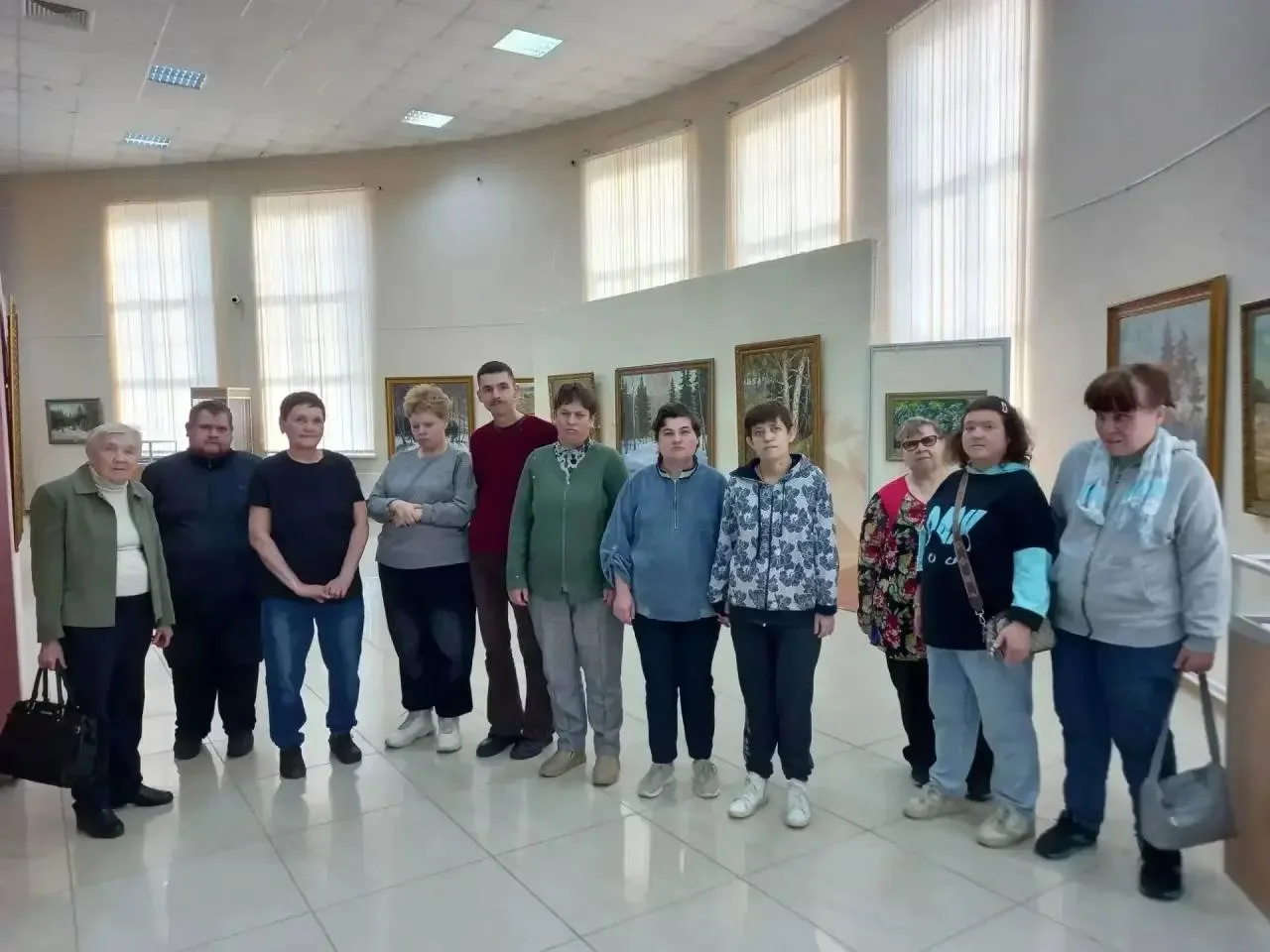 Получатели соцуслуг побывали на выставке