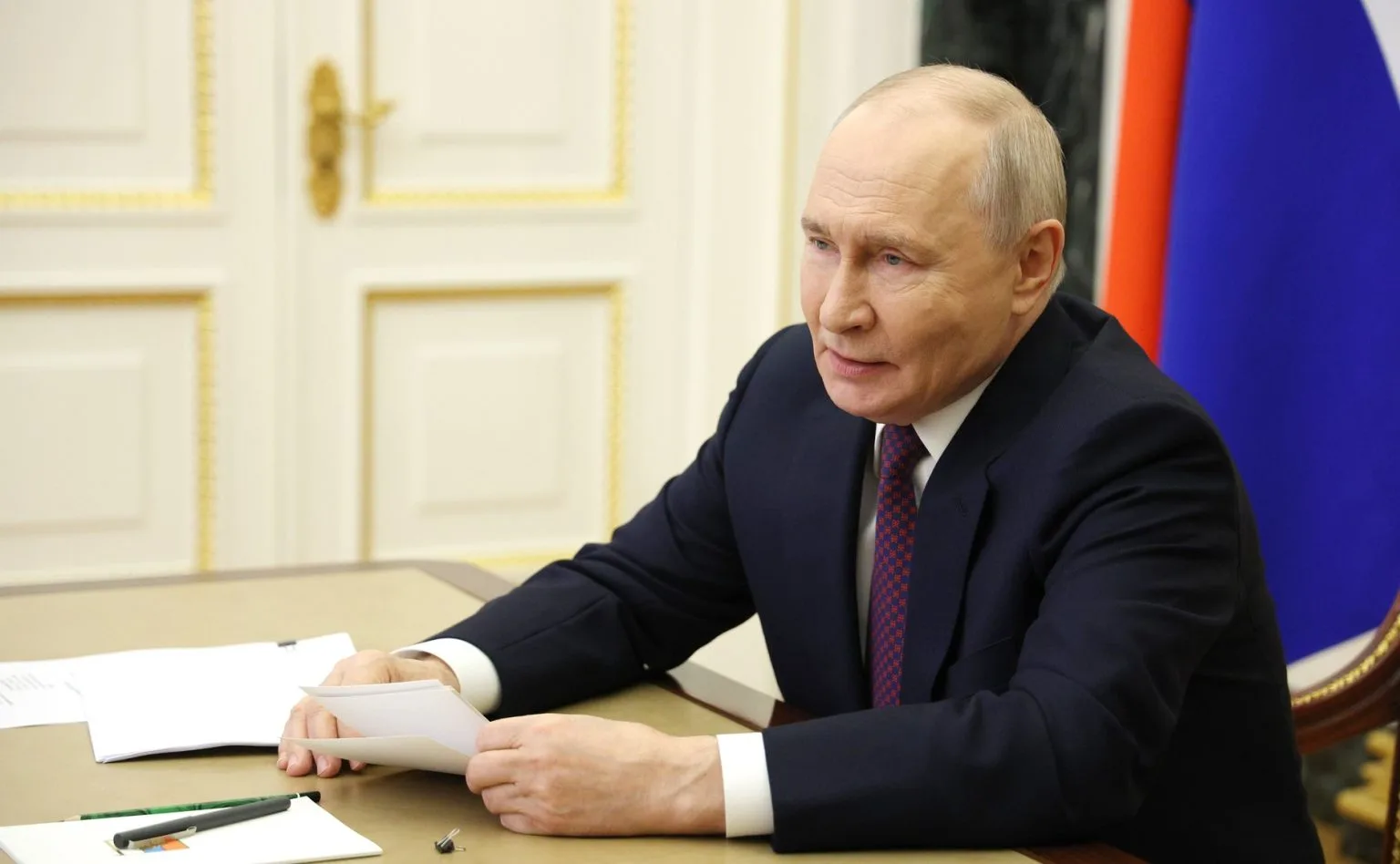 Путин призвал серьезно подойти к страхованию жилья в зонах паводков