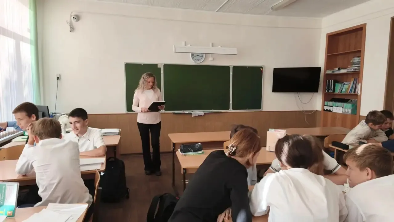🚨 Профилактика терроризма: в школе №15 прошел классный час для 7-классников