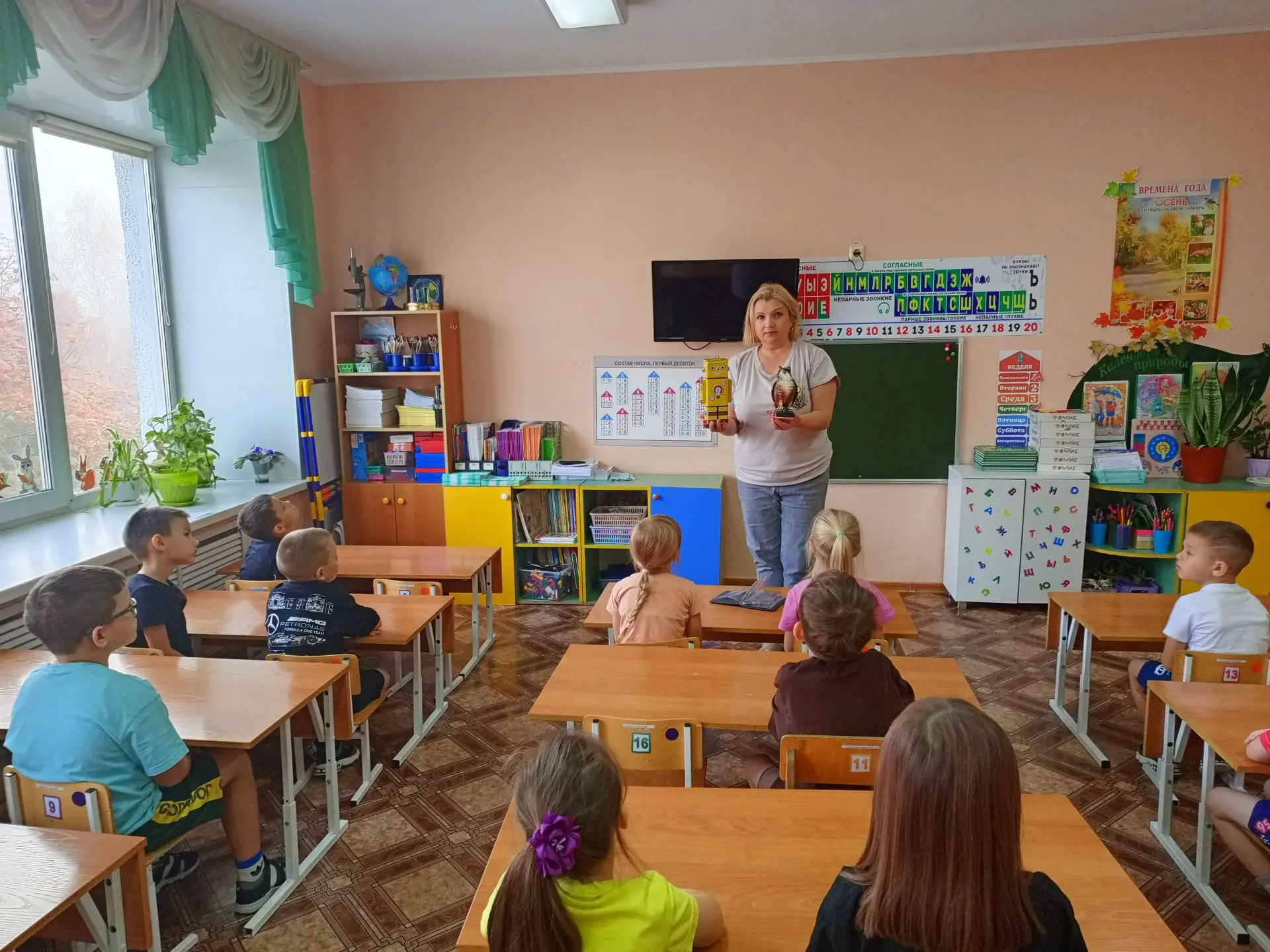 🪙Воспитанники подготовительной к школе группы "Лучики" в игровой форме изучили основы ...