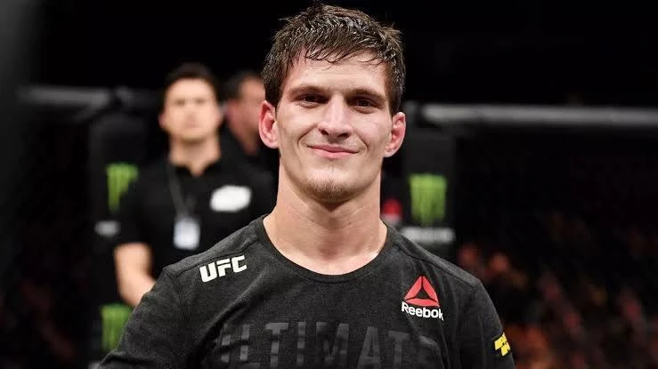 Уроженец Сунжи поборется за звание чемпиона UFC