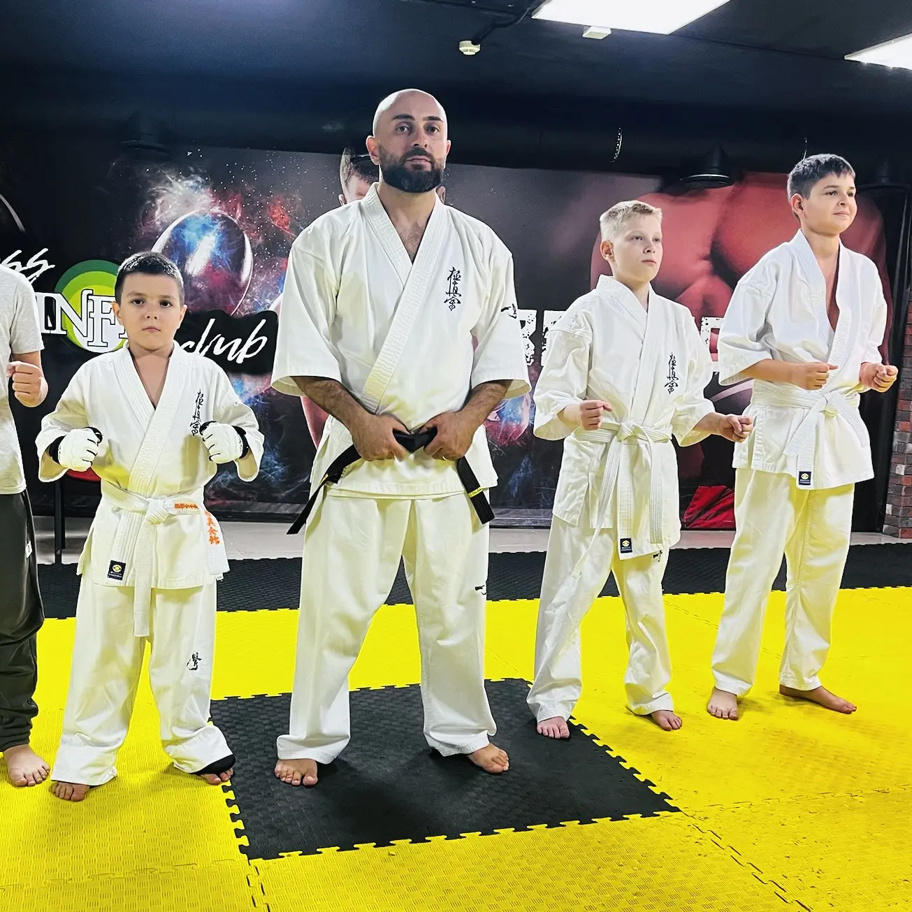🥋 ТРЕНЕР, КОТОРЫЙ НЕ ПРОСТО УЧИТ ТЕХНИКЕ