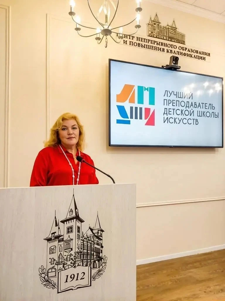 🥇Саратовский преподаватель – победитель окружного этапа Общероссийского конкурса
