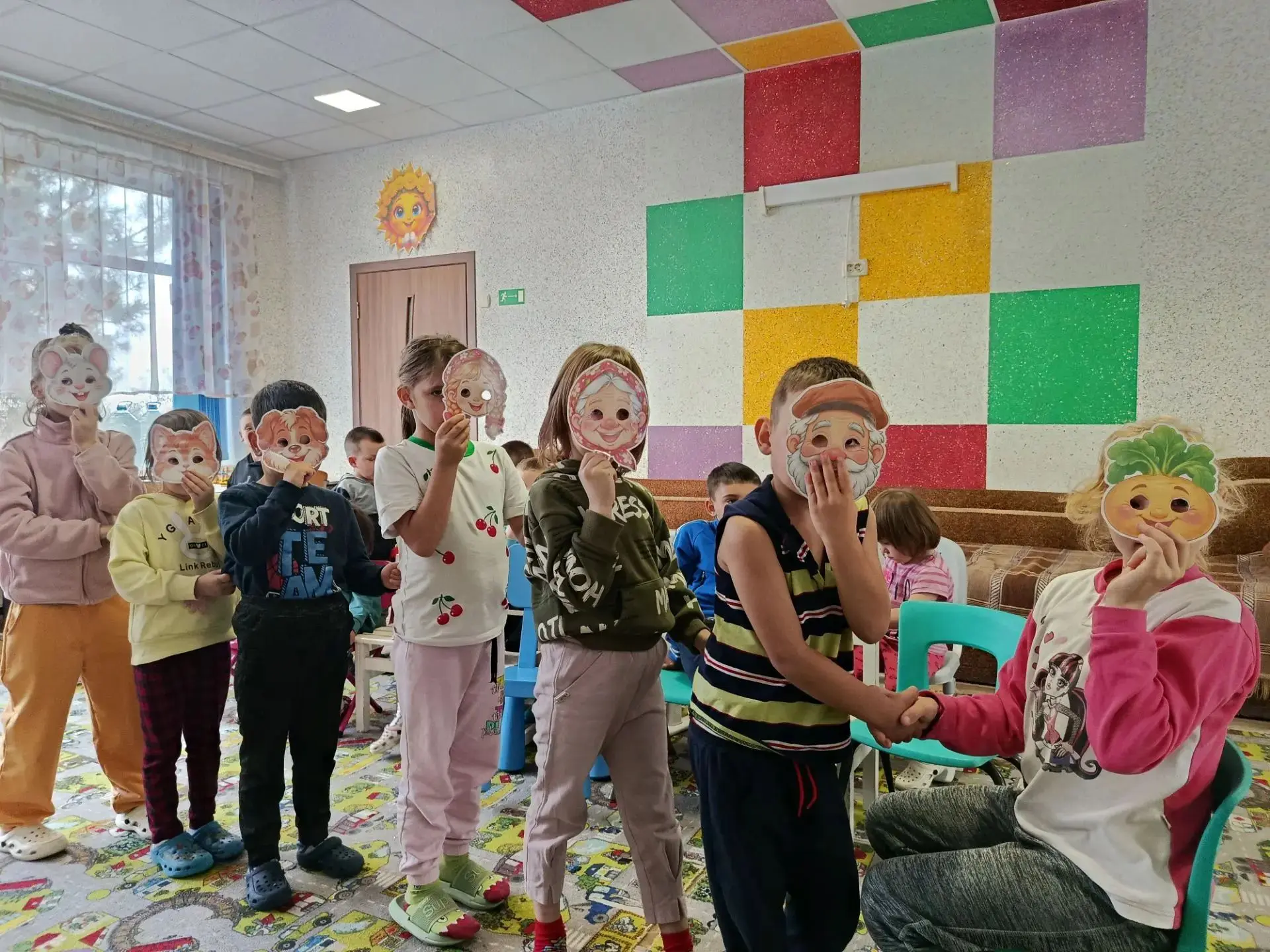 Сказочные превращения: малыши инсценировали «Репку»