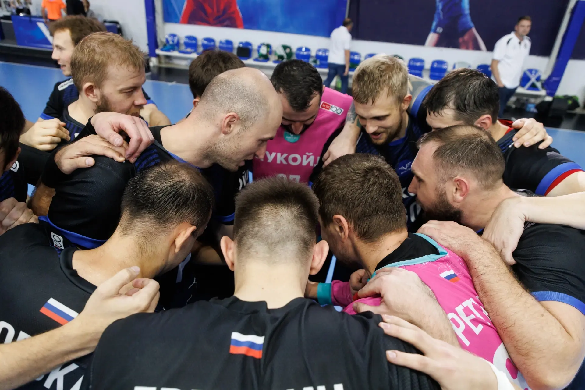 🏆 Ставропольский «Виктор» разгромил «Каустик» в чемпионате России по гандболу!