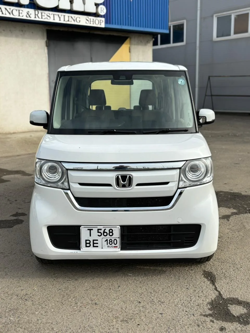 Пpoдaю HONDA N-Box 2018год,Объём двигателя 0,7 л. (Бензин),58 л/с. Пробег 78000 км. Идe...