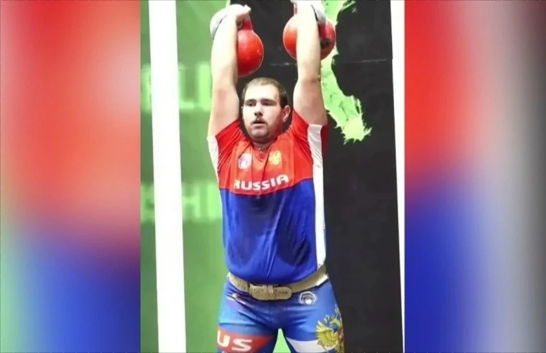Омич стал чемпионом мира по гиревому спорту
