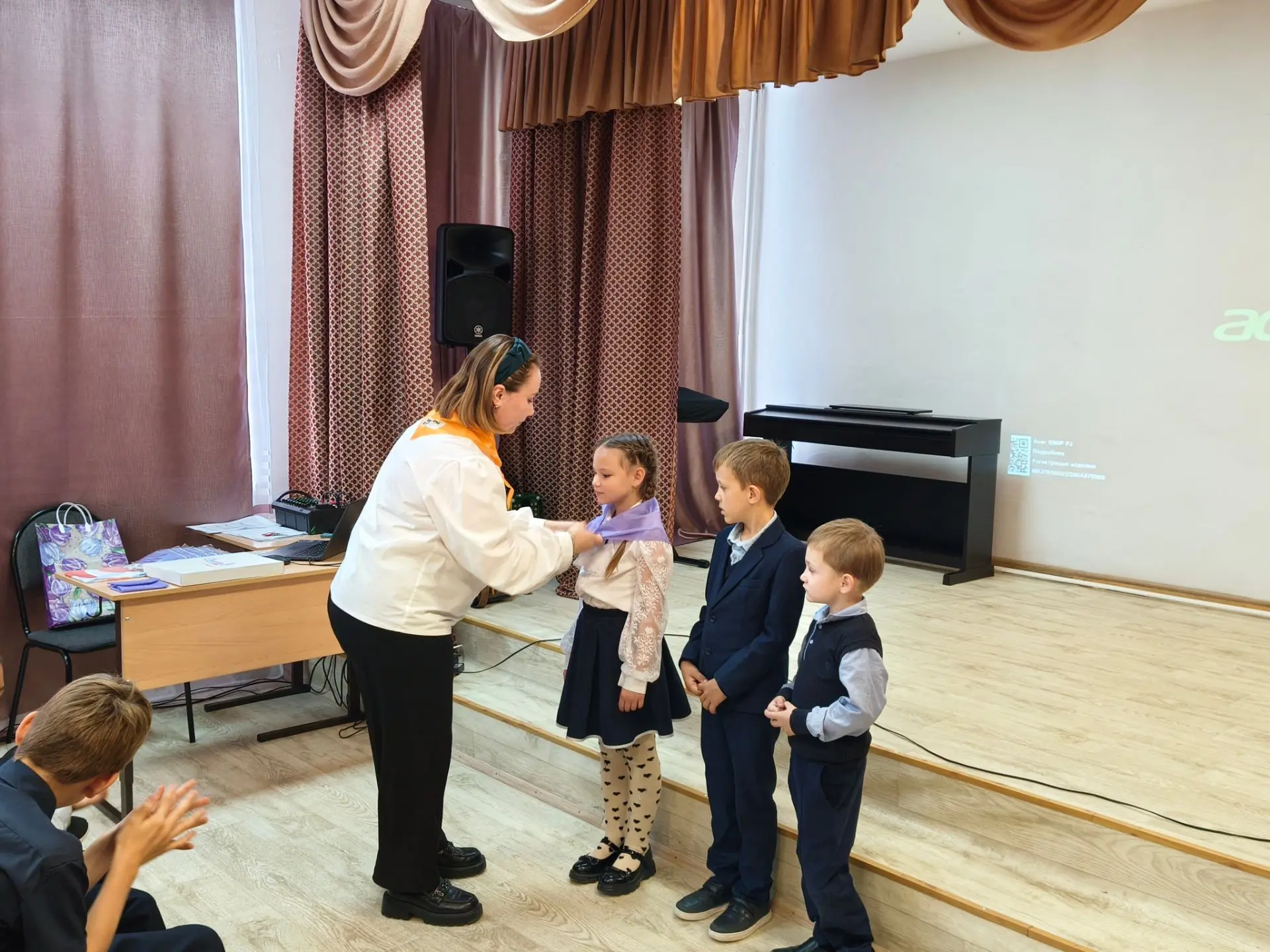 Посвящение в ряды «Орлят России»: первоклассники дали клятву-обещание.
