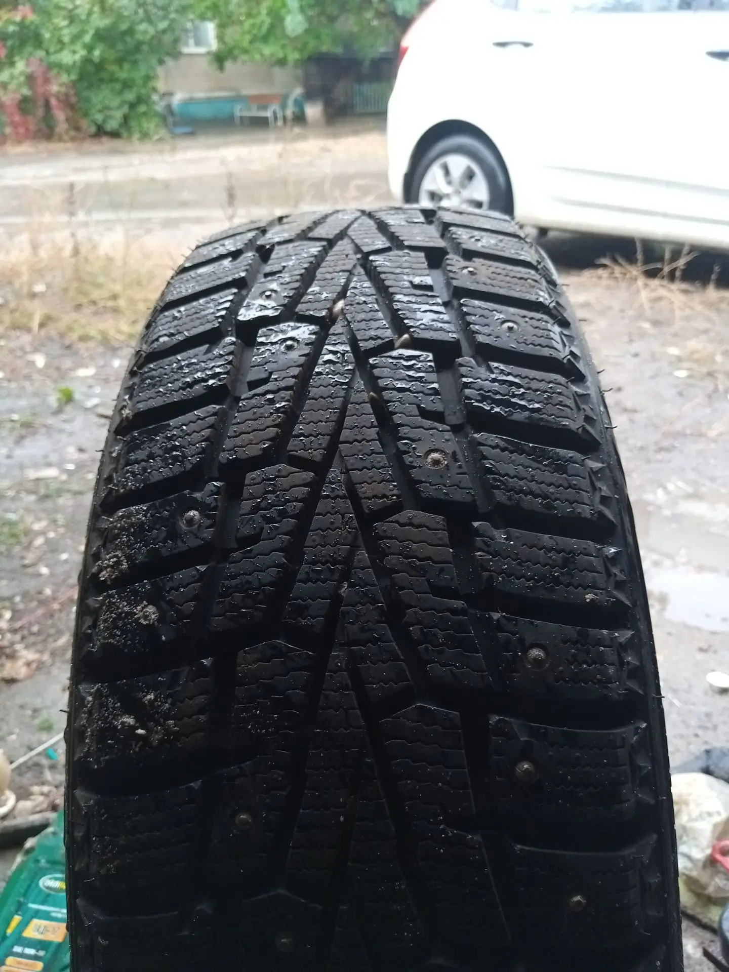Зимня резина 195/55 r16(Корея) шипы, в идеальном состоянии проехал 1,5 месяца и продал ...
