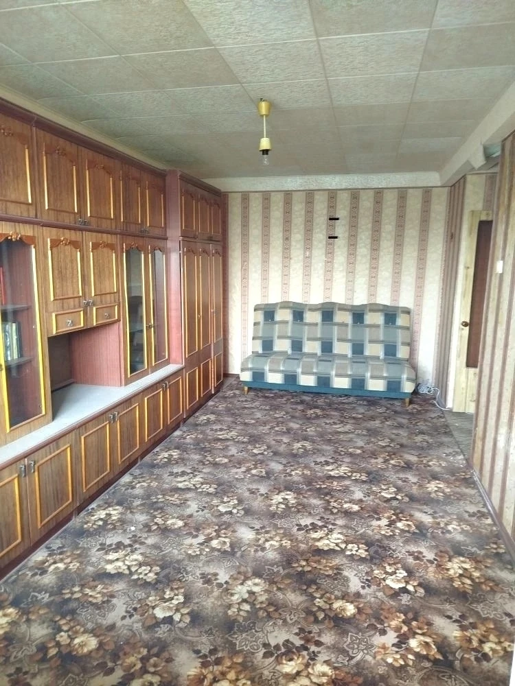 Продам 2-к квартиру на кв. Ватутина, г. Луганск