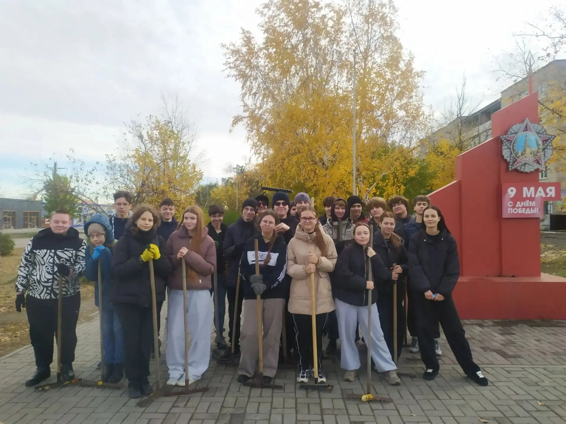 В муниципальном округе продолжается месячник по благоустройству.