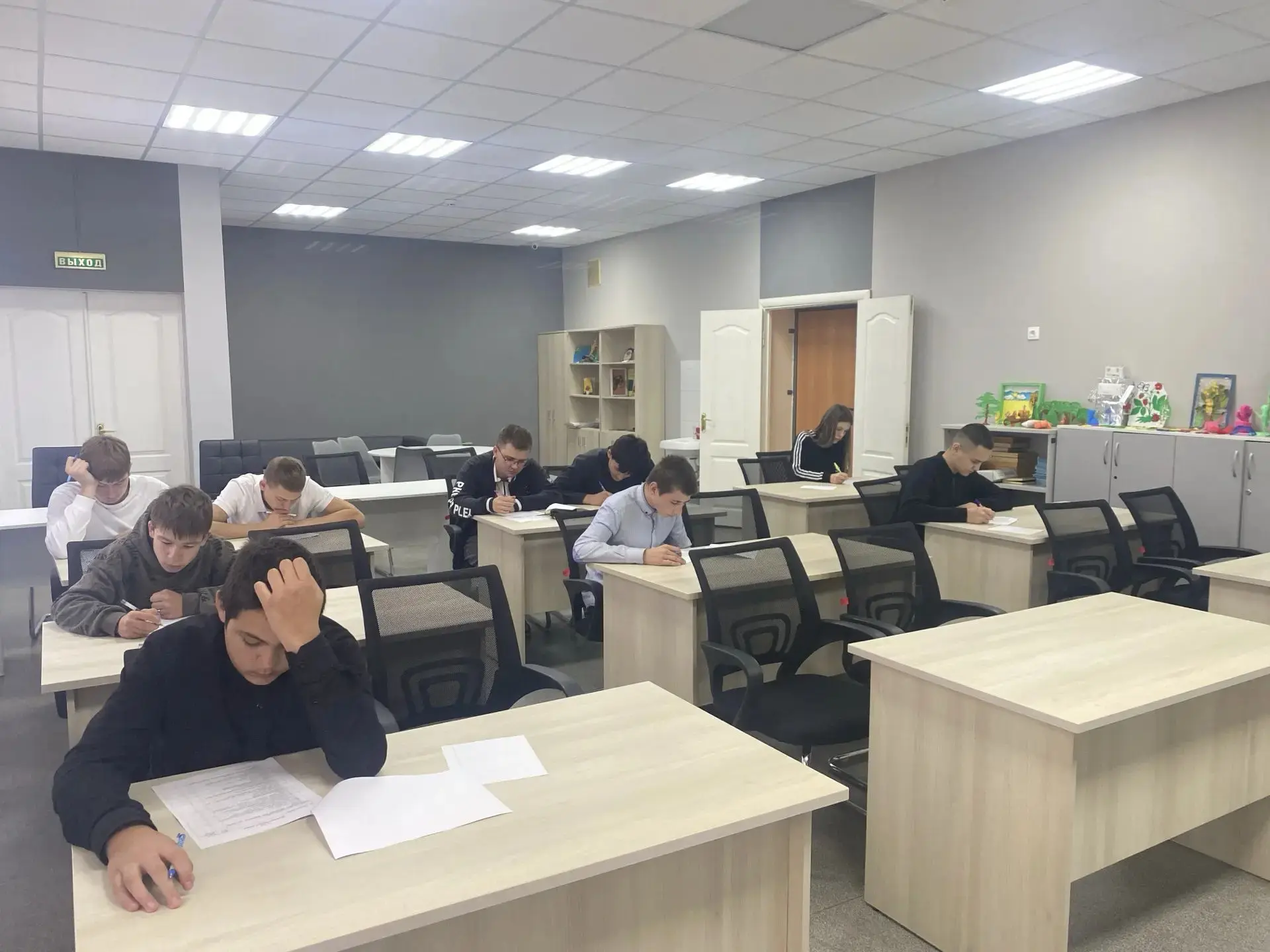 В соответствии с графиком проведения школьного этапа предметных олимпиад 13 октября 202...