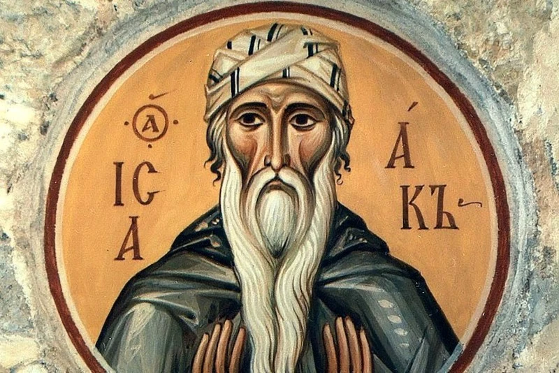 Кто совершает много молитв?
