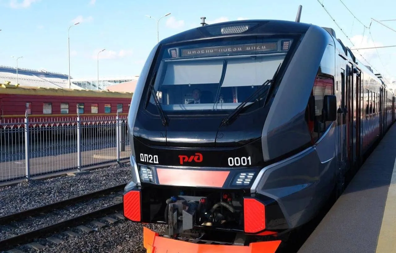 🚆 На Балтийском вокзале представили новый дизель-поезд для пригородных маршрутов