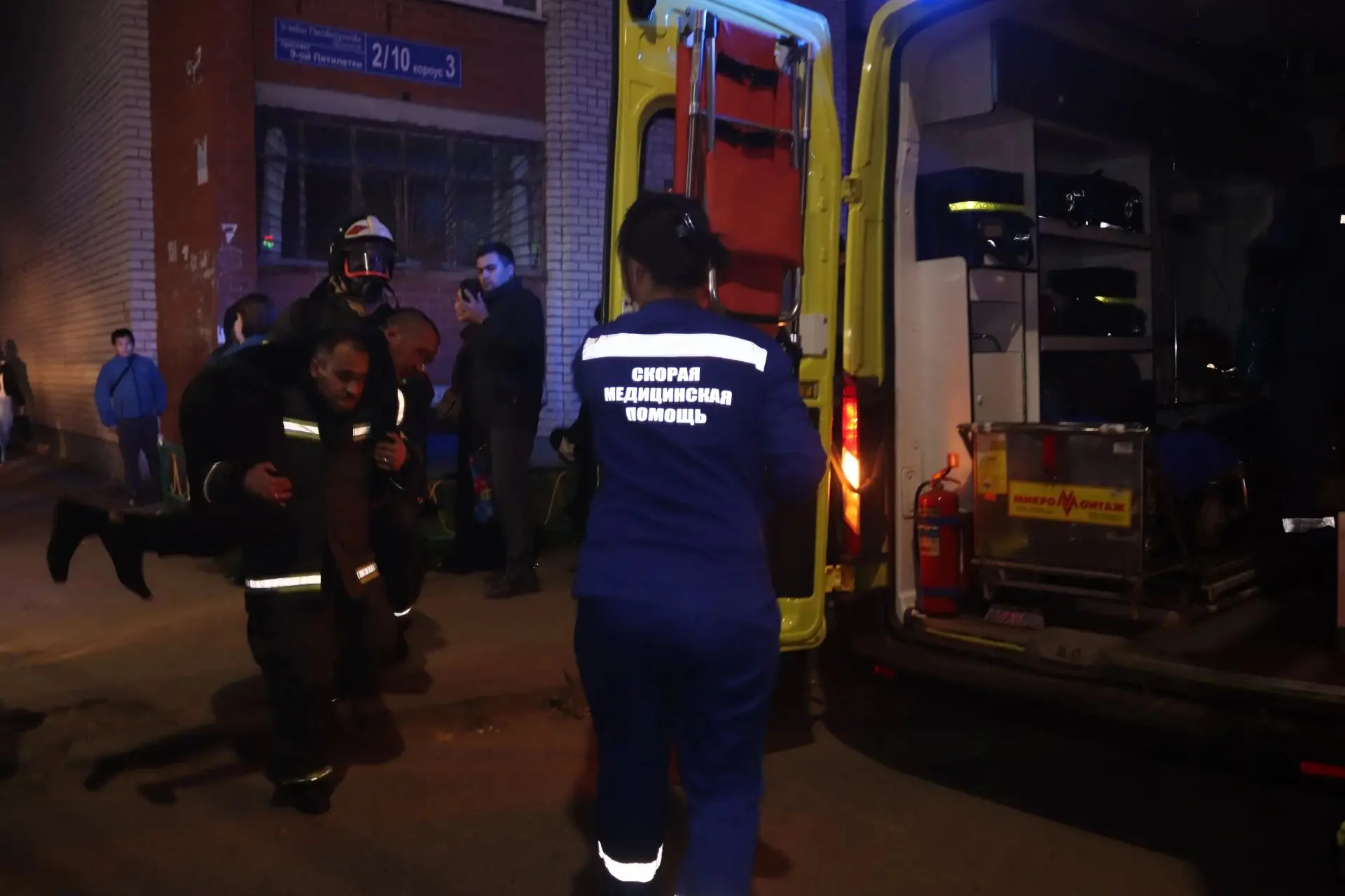Сегодня в Чебоксарах произошёл пожар в общежитии по проспекту 9-й Пятилетки. Сообщение ...