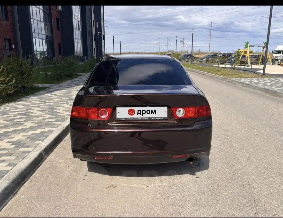 Продаётся Honda Accord 2006 года.