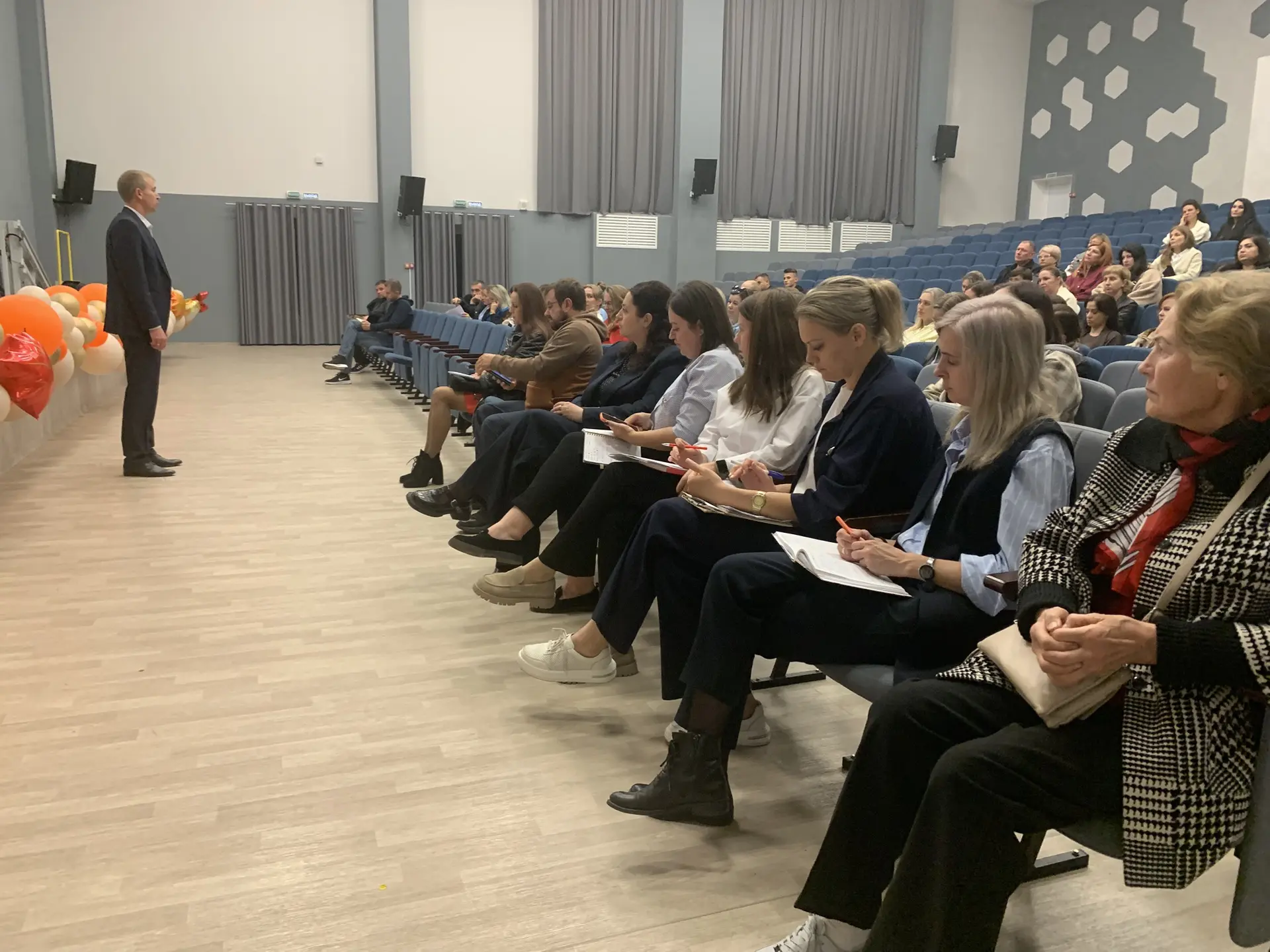 🎓 Важное событие в МБОУ «НОЦ»: общешкольное родительское собрание по ГИА! 🎓