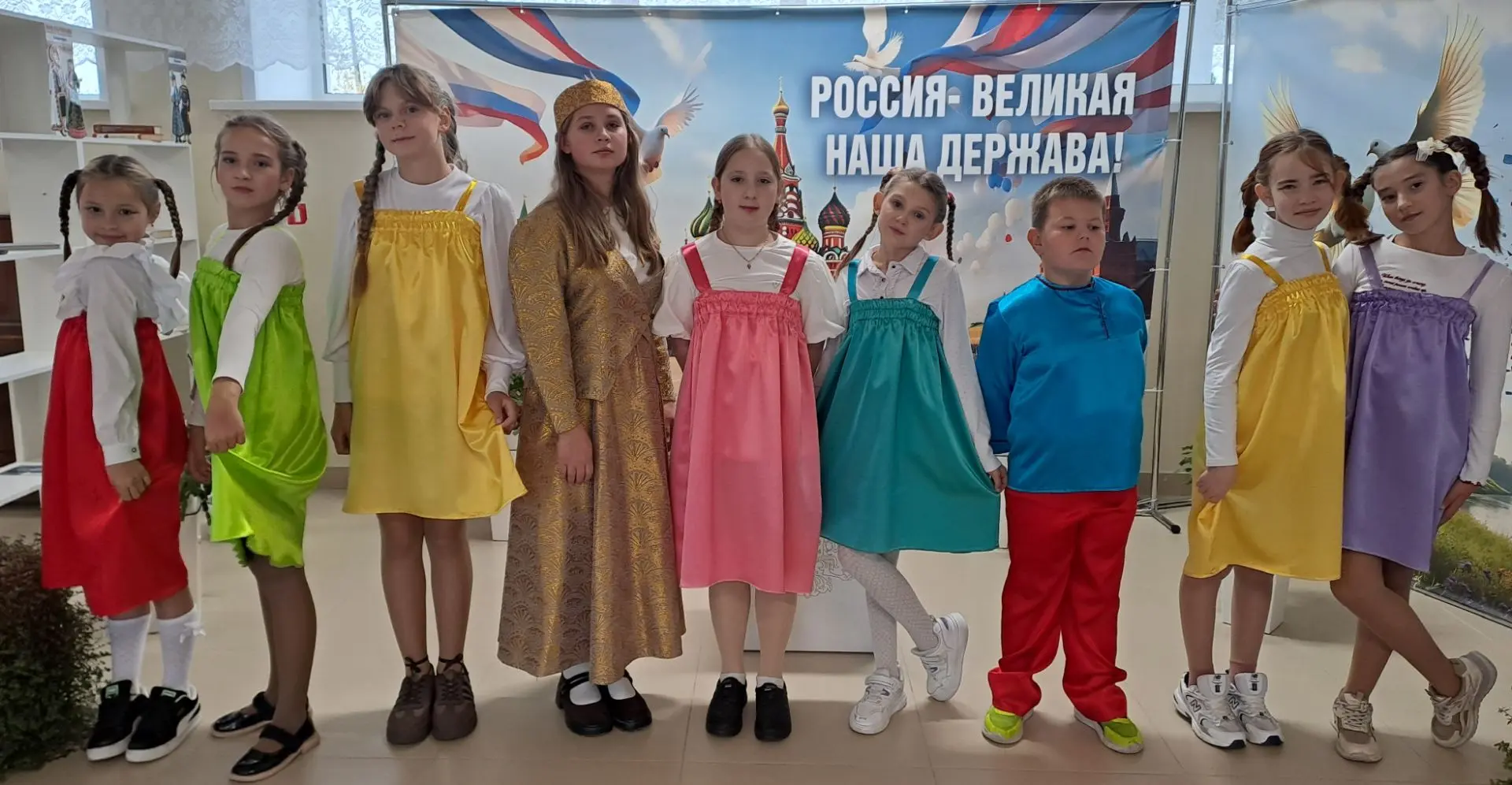 Театральная магия и аромат осени: как «Илимские звёздочки» зажгли ярмарку в Железнодоро...