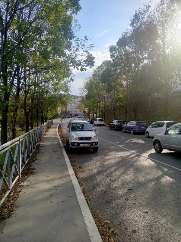 🚧 Приморская парковка перекрыла целую полосу