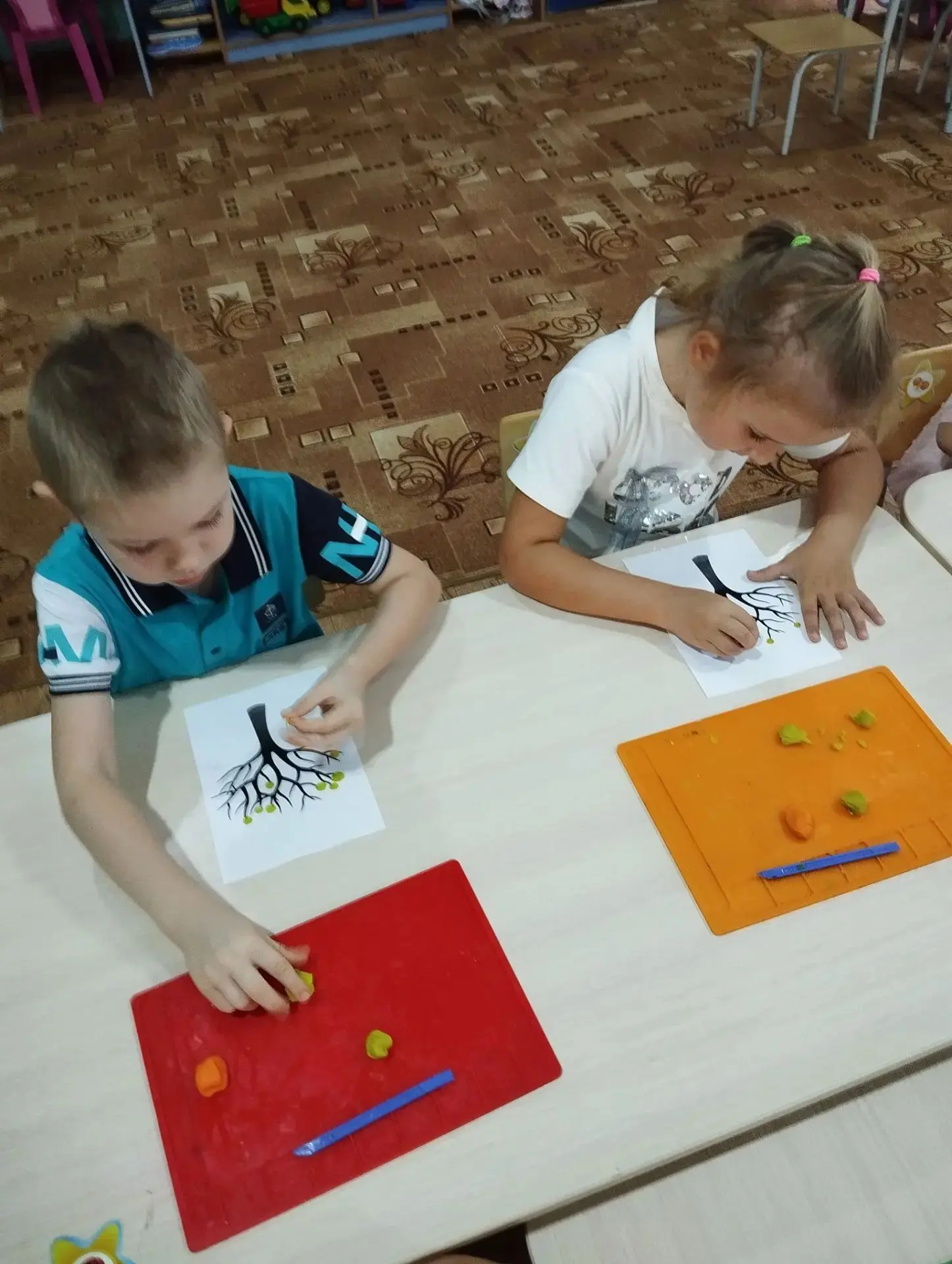 🍁🌳 Пластилиновая осень в #Звёздочках!