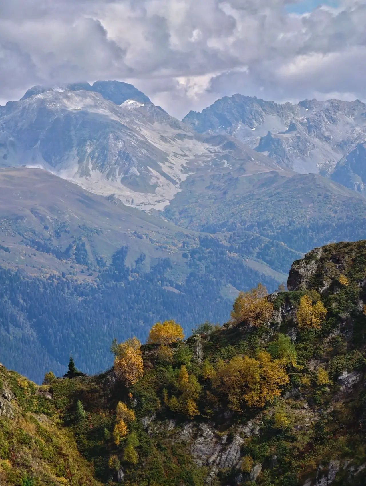 🏔 Октябрь добавил белых штрихов в высокогорные пейзажи