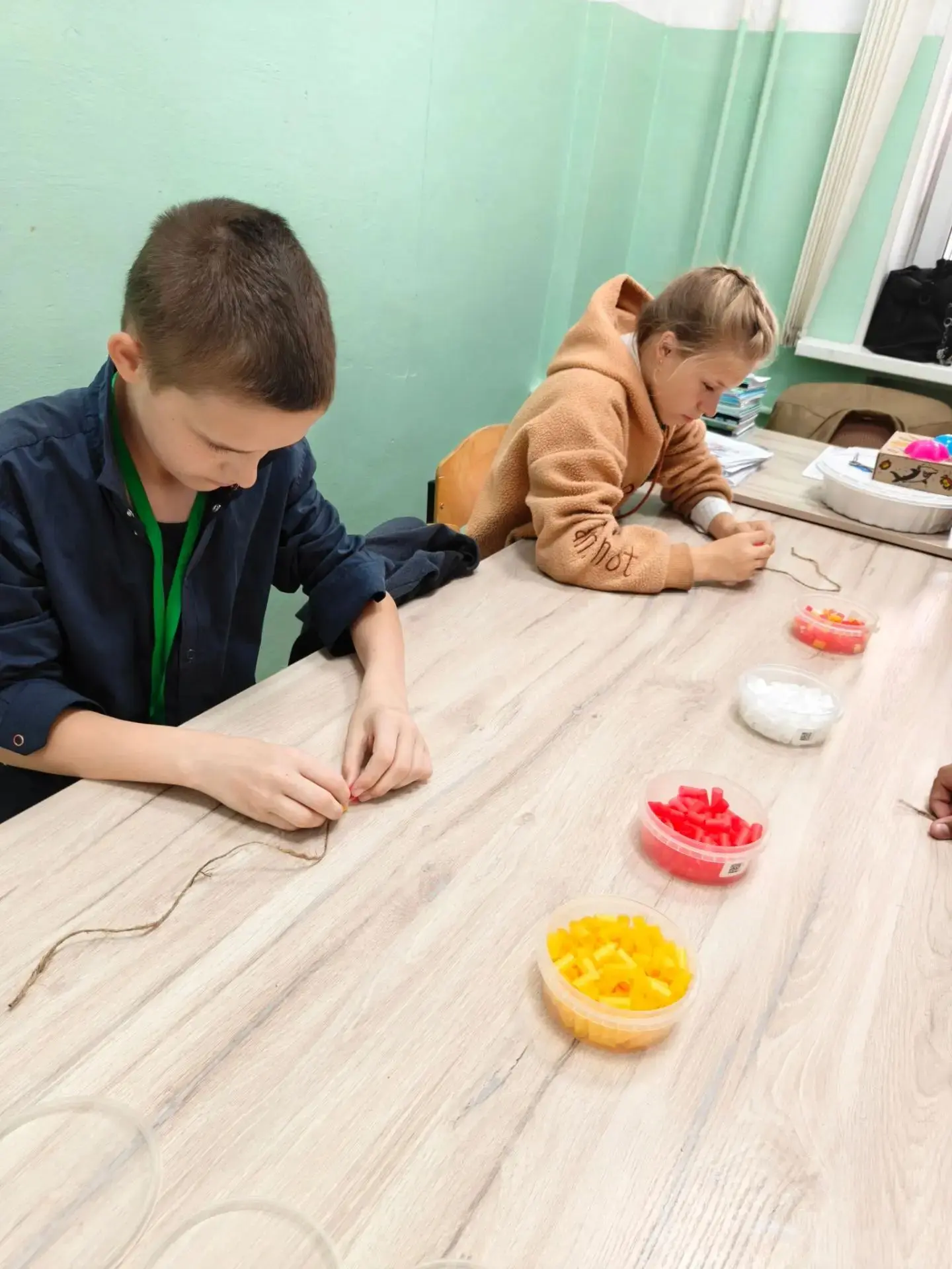 Магия творчества: как обычные бусы развивают внимание 🎨✨