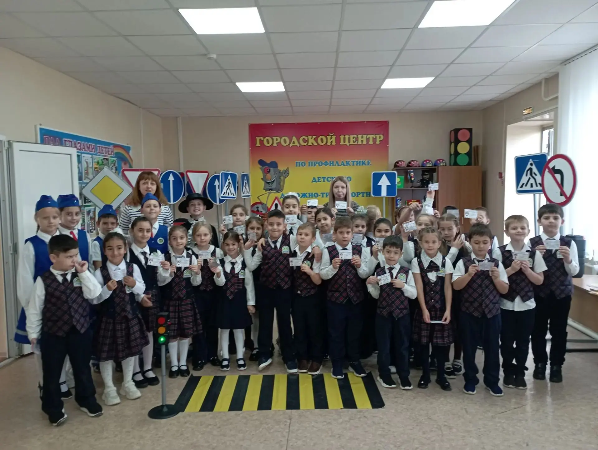 Сегодня в Городском центре по ПДД было шумно, весело и очень познавательно. Наши первок...