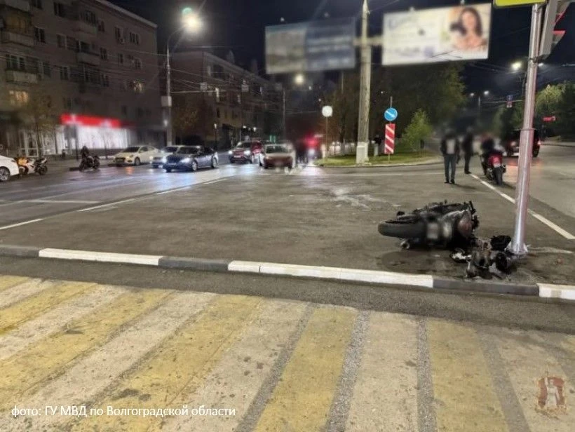 Мотоциклист погиб в ДТП в центре Волгограда