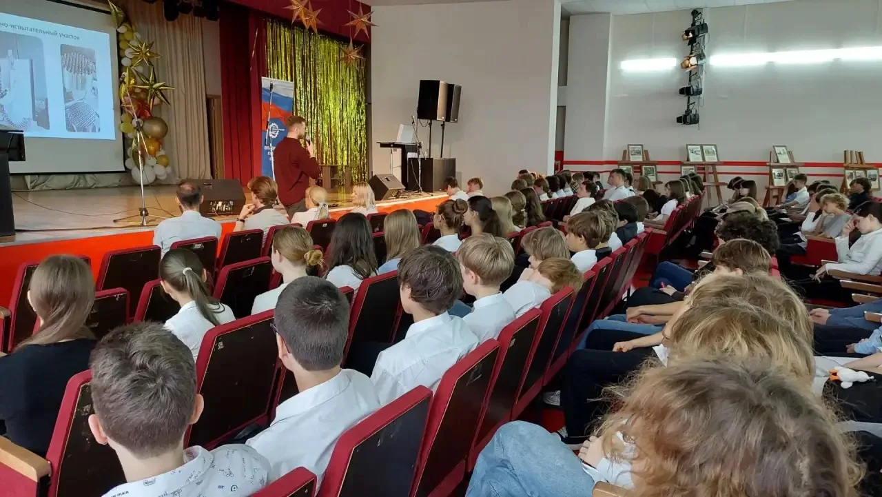 Инженеры будущего: как конструируют самолеты, оптику и станки прямо в Екатеринбурге 🛠️✈️