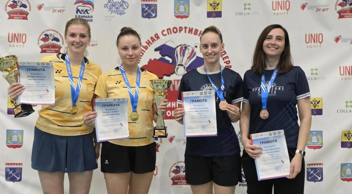 🏸 В Гатчине прошёл чемпионат Северо-Запада по бадминтону