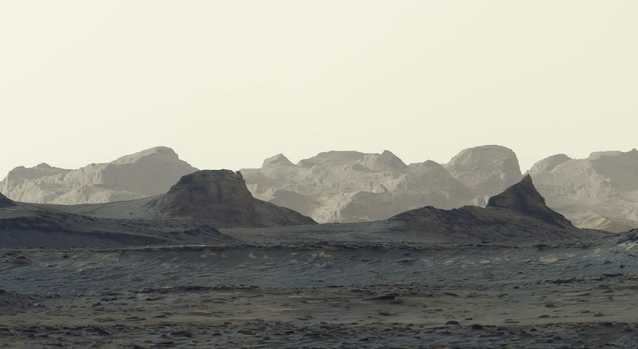 Фрагмент панорамы Марса, снятый марсоходом Curiosity 11 августа 2026 года вскоре после ...