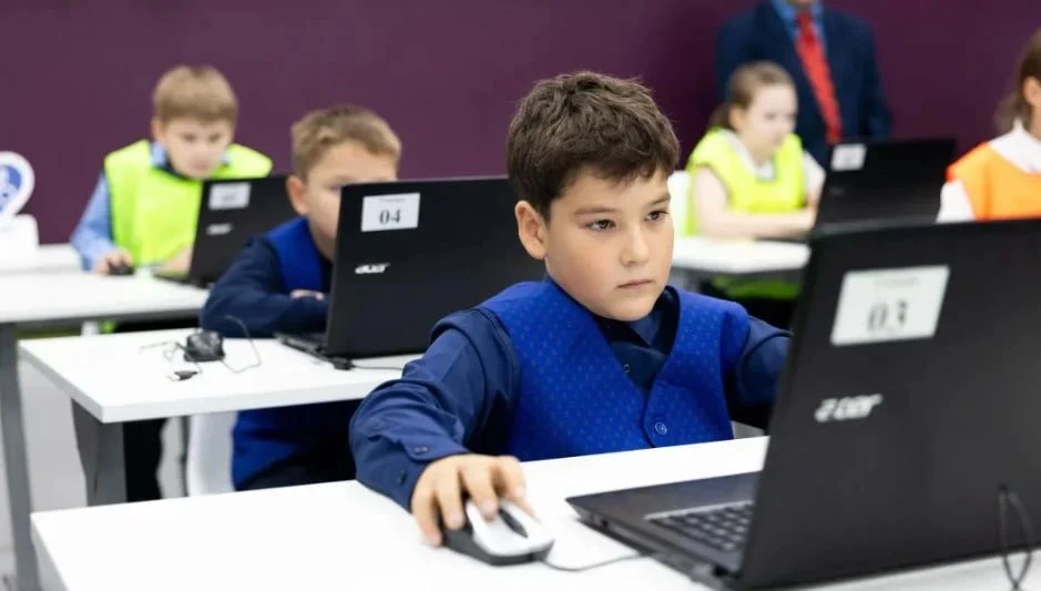 🤖 ИИ станет обязательным предметом для школьников