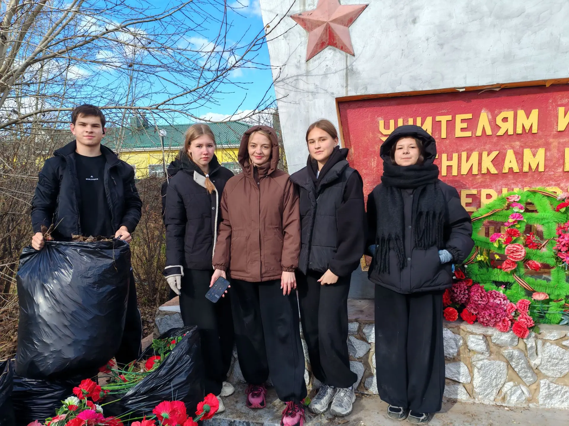 Улётовские школьники навели порядок на территории школы