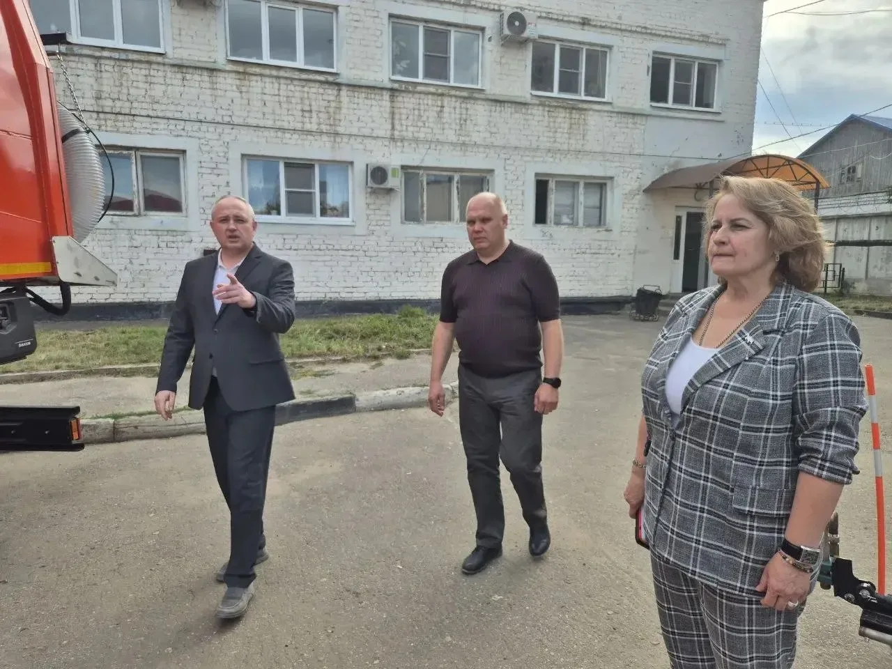 Осмотрел первую партию новой коммунальной техники, которую мы приобрели для городского ...