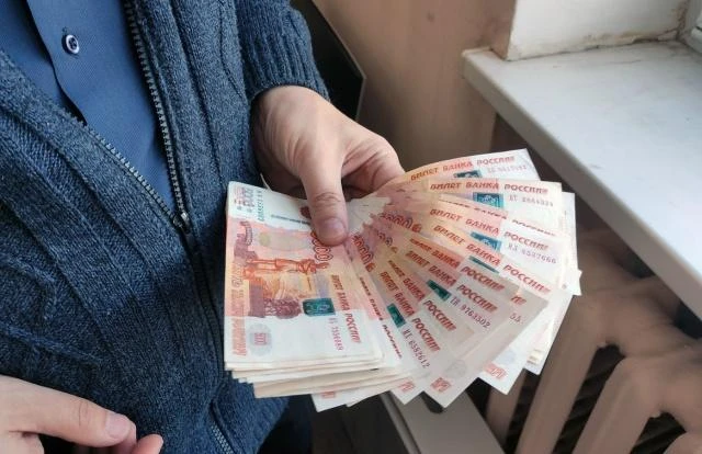 В Омске родители жалуются на поборы в школах