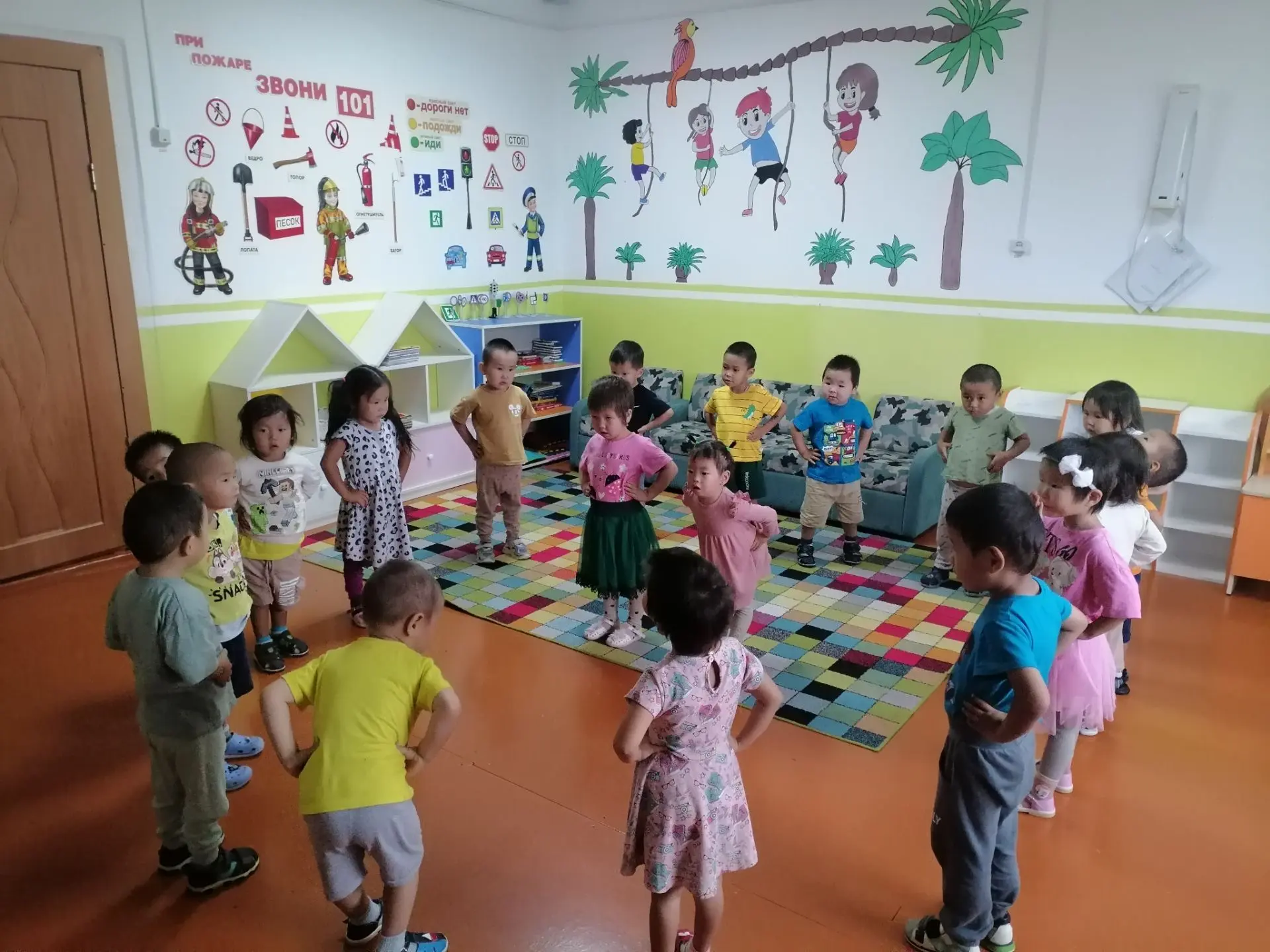 «На зарядку становись!» — как проходит наше утро в средней группе 🤸‍♂️☀️