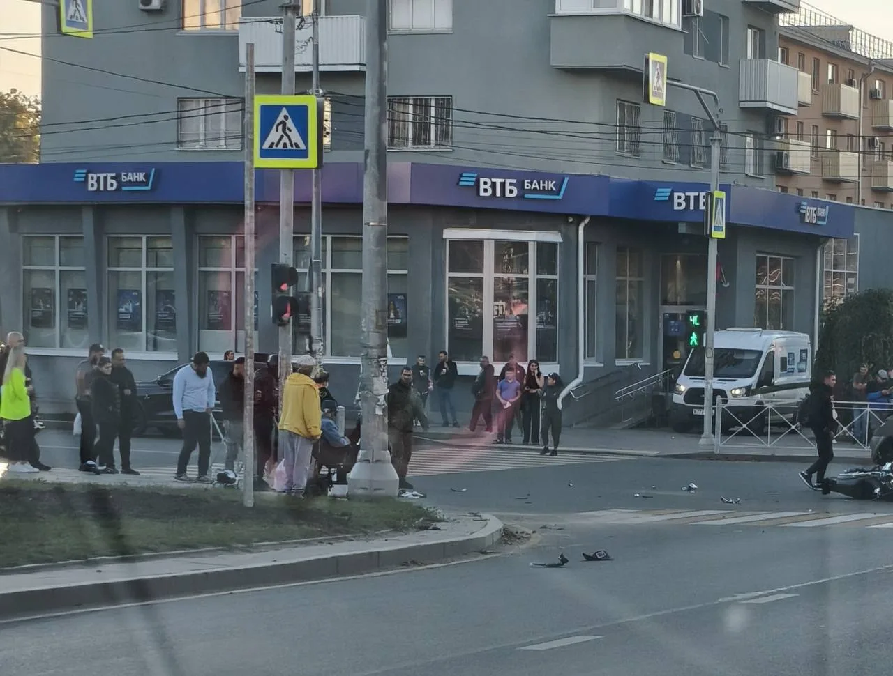 Сегодняшнее ДТП на Доме связи с мотоциклистом