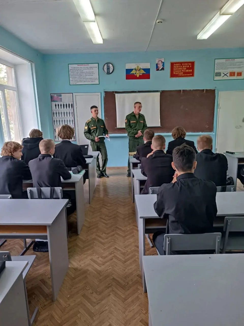 🎓 Бугульминские школьники встретились с курсантами танкового училища
