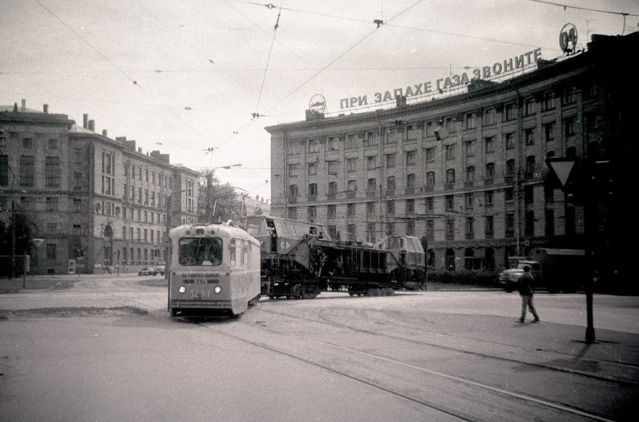 1991.Светлановская площадь.