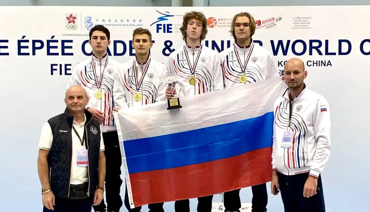 🤺🏆 Российские фехтовальщики-юниоры завоевали три золота и серебро командных соревнова...