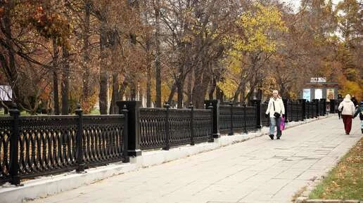 В Новосибирске завершили реконструкцию ограждения у оперного театра
