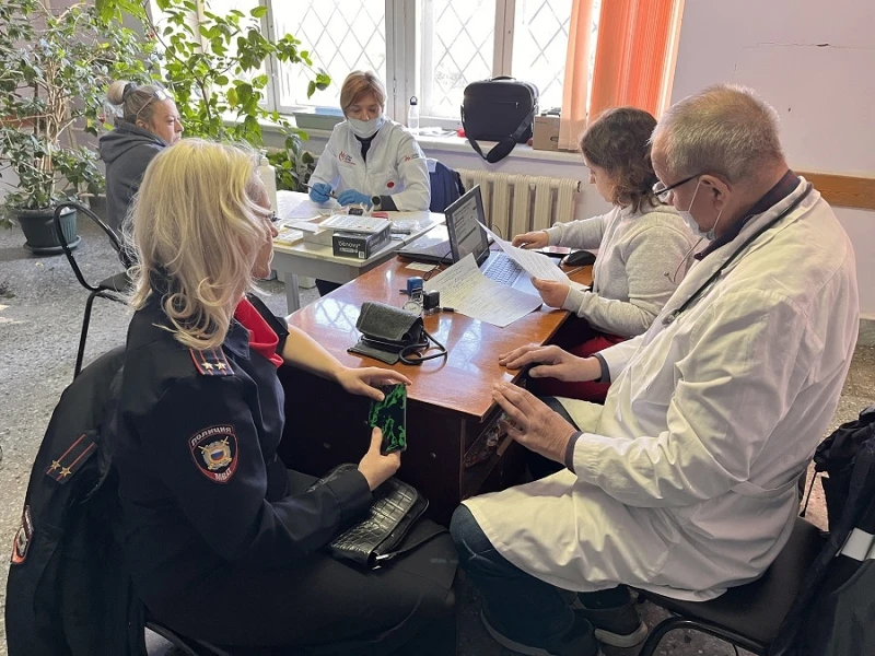 В Самарской области полицейские приняли участие в акции «День донора – ПОДАРИ ЖИЗНЬ ДРУ...