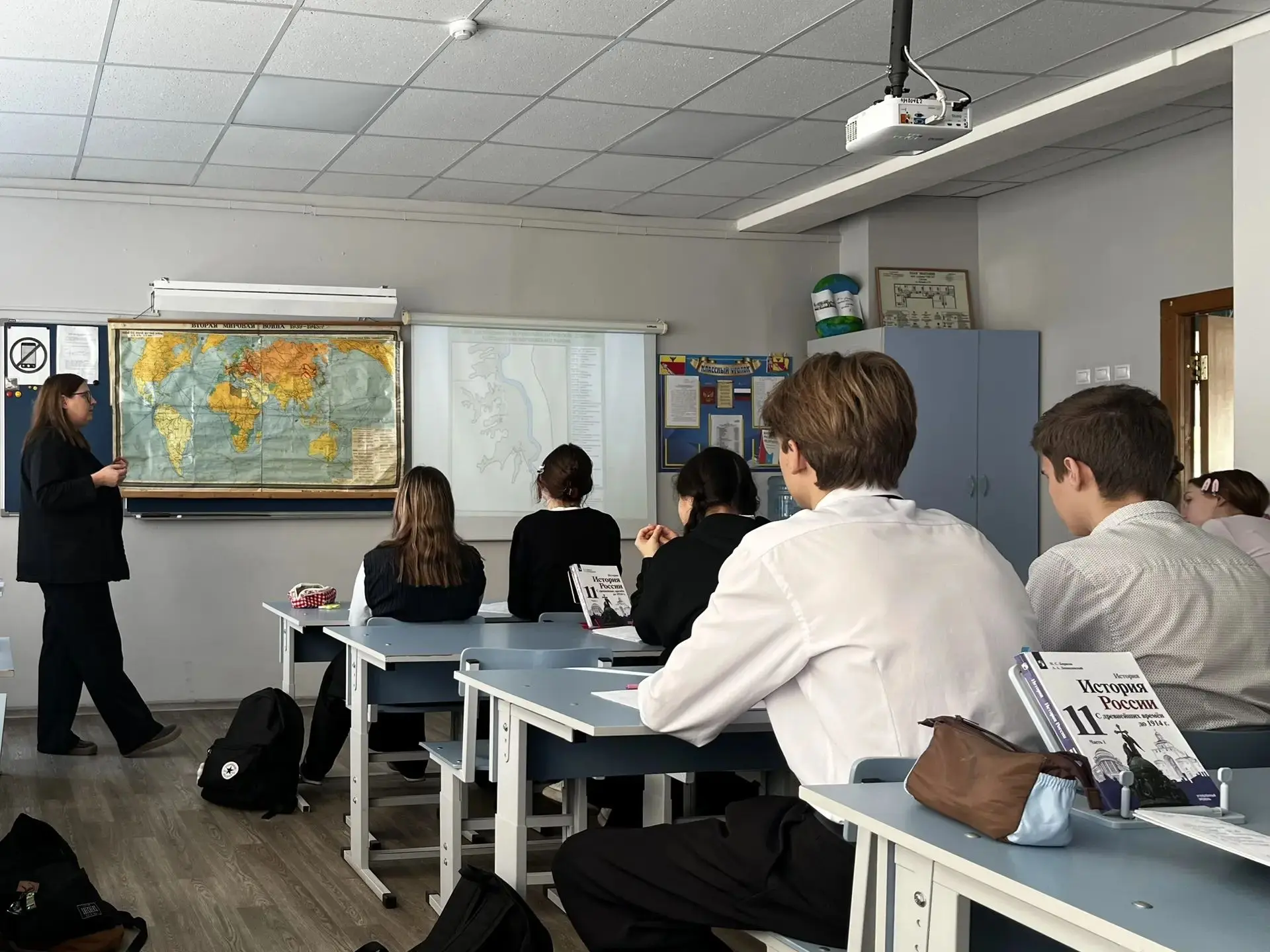 🎉 Путешествие сквозь тысячелетия: учащиеся 10 «Б» побывали в мире древних жителей Кост...