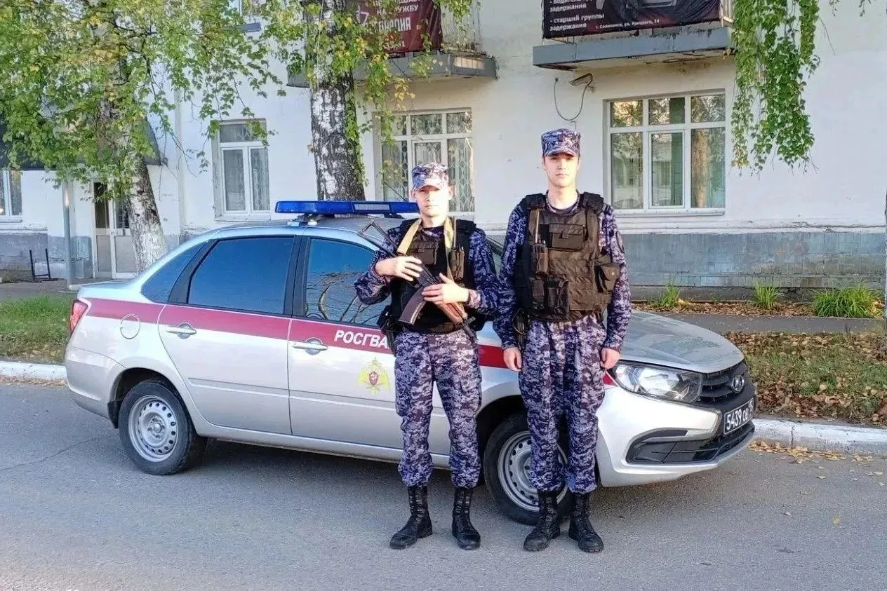 В Прикамье росгвардейцы оказали помощь мужчине при приступе эпилепсии