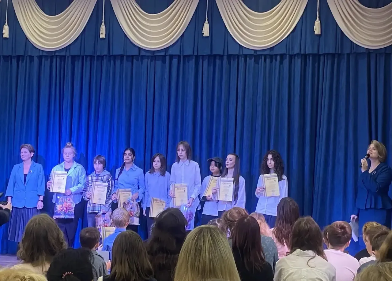 🎉 Поздравляем наших талантливых учениц! 🎉