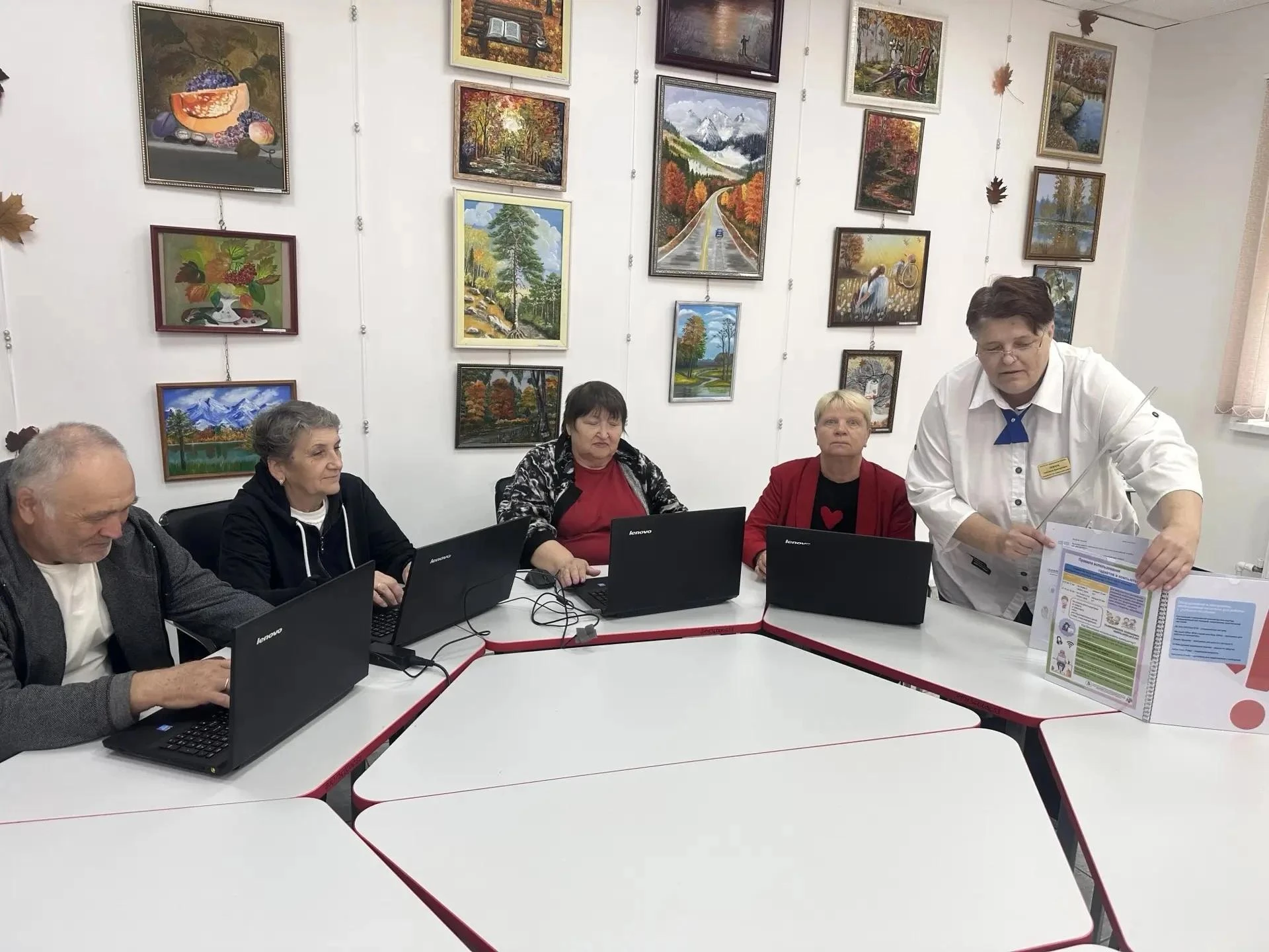 🎉 Учимся управлять финансами уверенно! 🎉