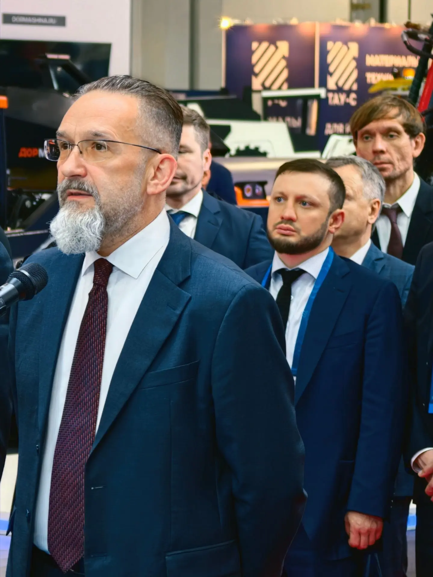Принял участие в заключительном, третьем дне выставки «Дорога 2026».