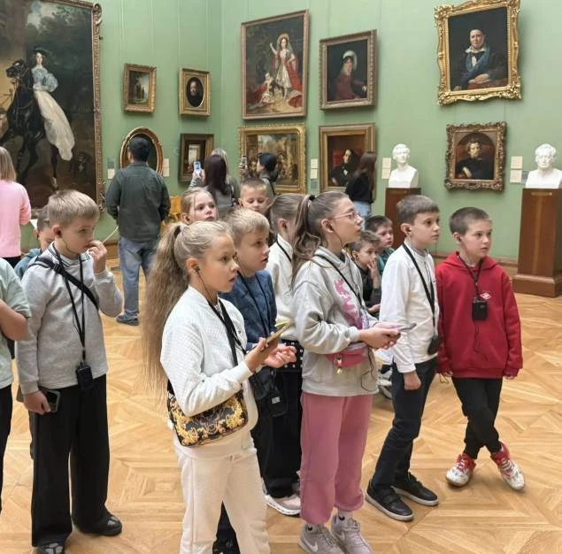 🖼 Экскурсия 3 «В» в Третьяковскую галерею